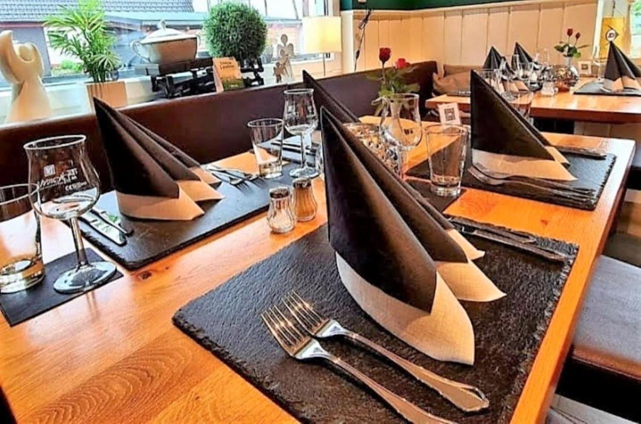 Hotel & Restaurant Huellen Barweiler Екстер'єр фото