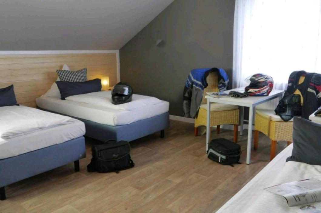 Hotel & Restaurant Huellen Barweiler Екстер'єр фото