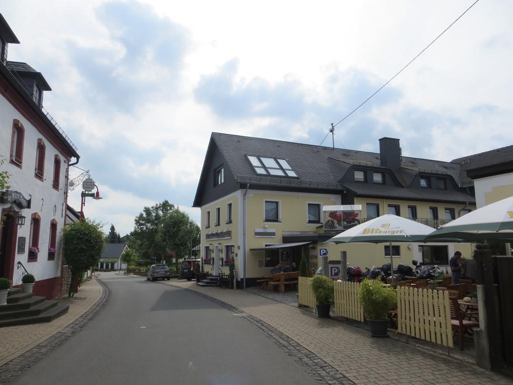 Hotel & Restaurant Huellen Barweiler Екстер'єр фото