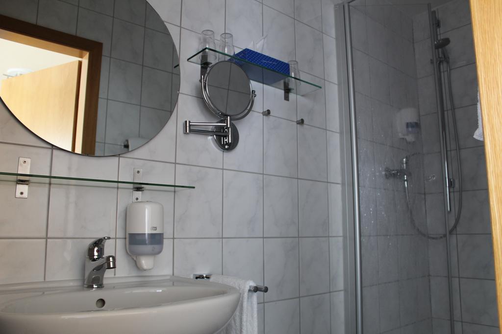 Hotel & Restaurant Huellen Barweiler Екстер'єр фото