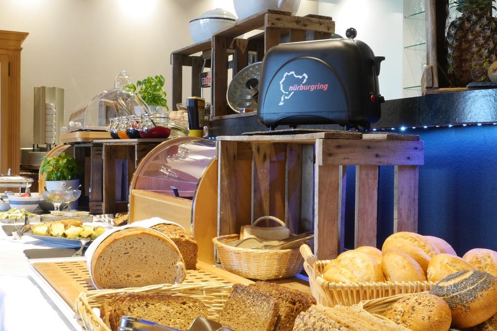Hotel & Restaurant Huellen Barweiler Екстер'єр фото