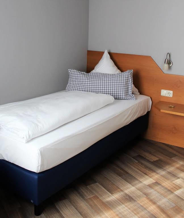 Hotel & Restaurant Huellen Barweiler Екстер'єр фото